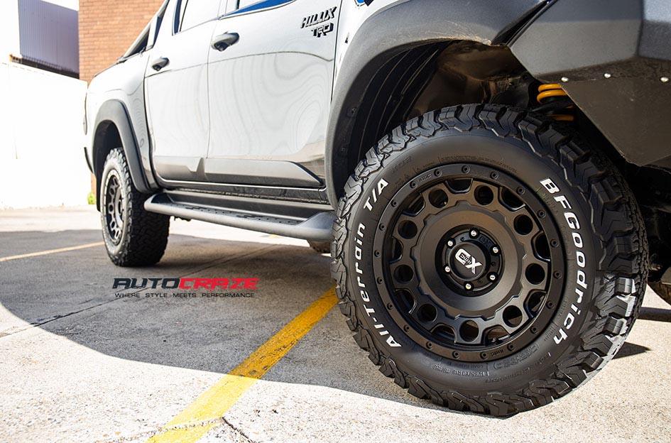 TOYOTA HILUX N80 4WD HOLESHOT XD SATIN BLACK